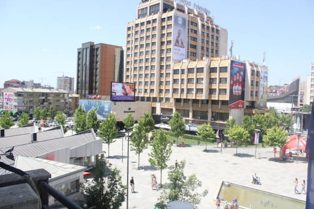 View from the apartment facing the city center or Hotel Grand more precisely during the day