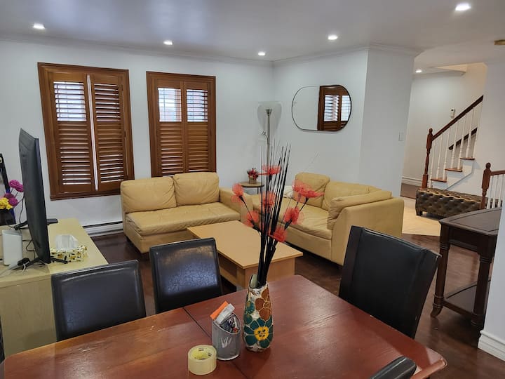 Large And Cozy 3 Bedroom House (No Tax) - 롱괴이