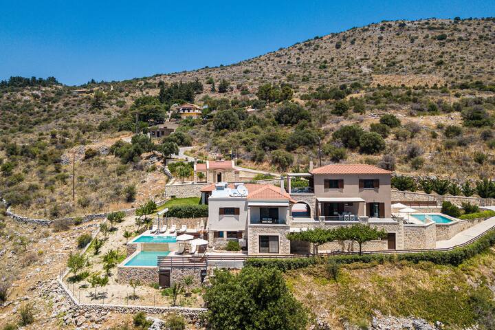 Countryside villas with stunning mountain view gallery image 2