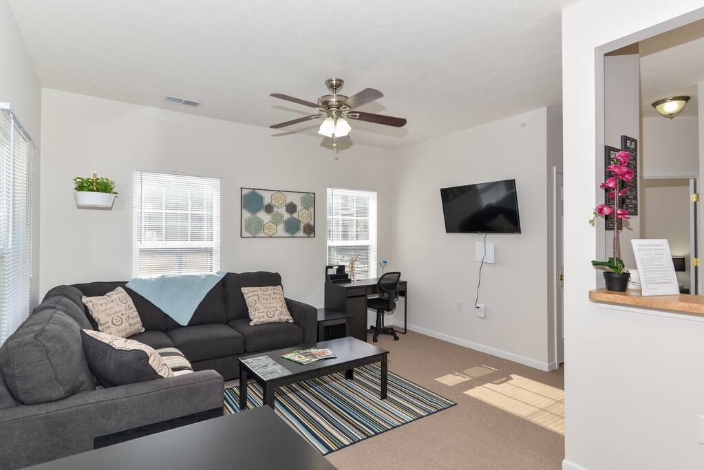 Another angle of the living space...