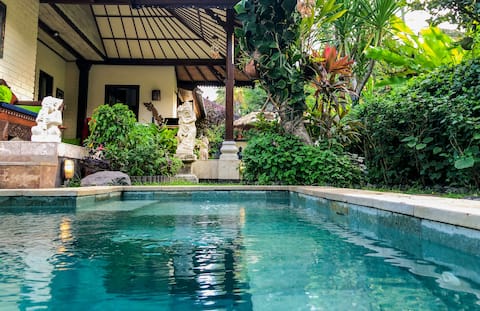 Private Villa / Pool / Chef/ FREE Meals & pickup