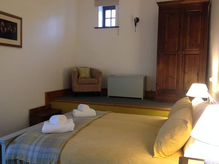 Chambre principale avec lit king size.