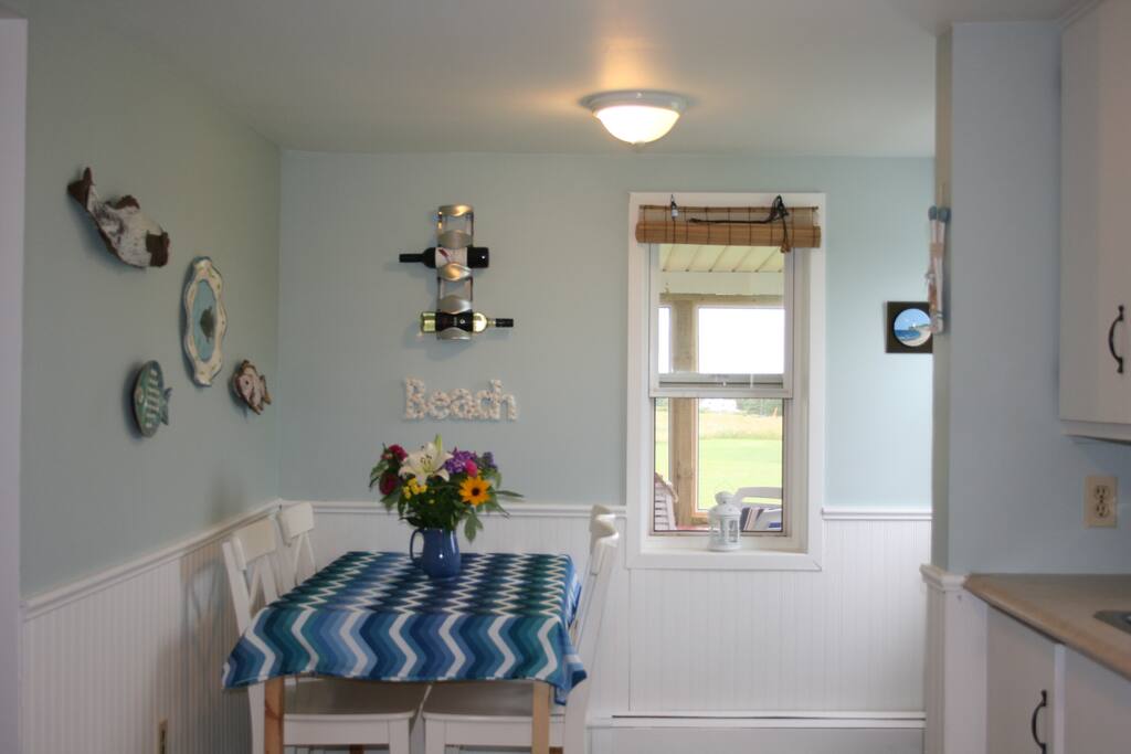 Eating Area/Kitchen