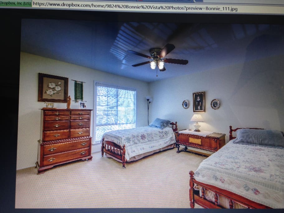 Guest room with two twin beds.
