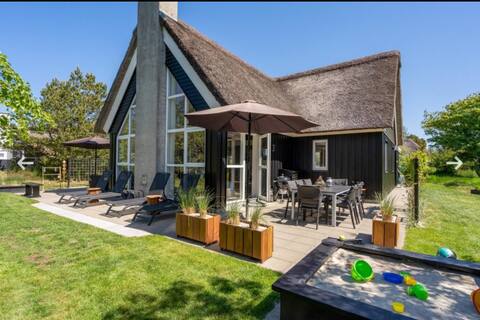Blåvand, cozy summerhouse with spa and sauna.