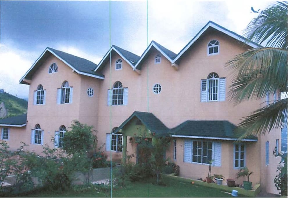 Stately 7 bedroom house