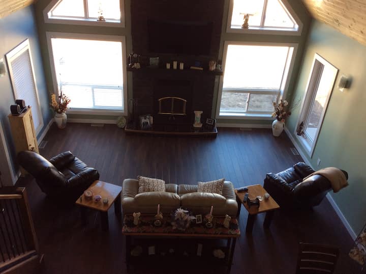 Val Quentin Holiday Rentals & Homes Alberta, Canada Airbnb