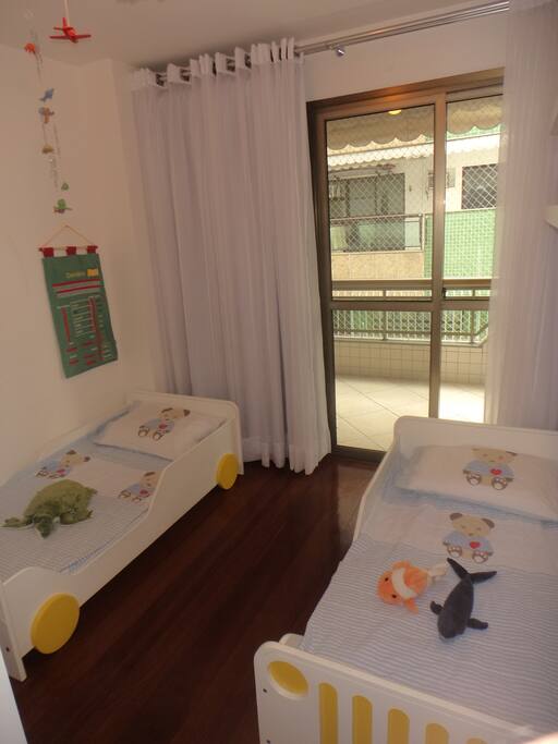 Room with 02 beds , air conditioning and access to balcony