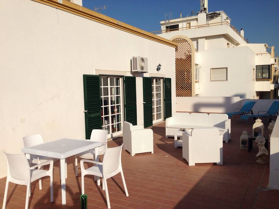 Toute les pieces donnent sur la terrasse 3 eme et dernier étage