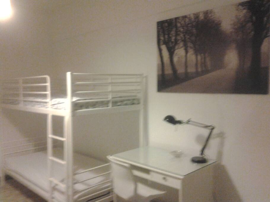letto a castello piu' scrivania