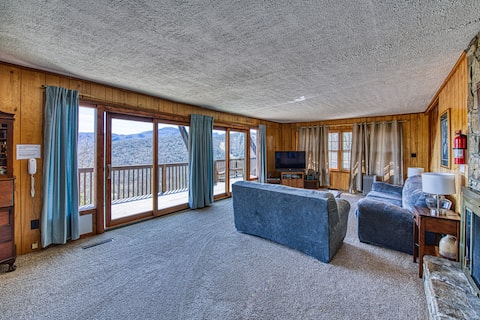 Successful Airbnb property: Grandfather View • Near Hawksnest • Arcade • Games in Seven Devils