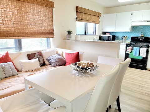 Modern Home up to 10 people 3 bathrooms