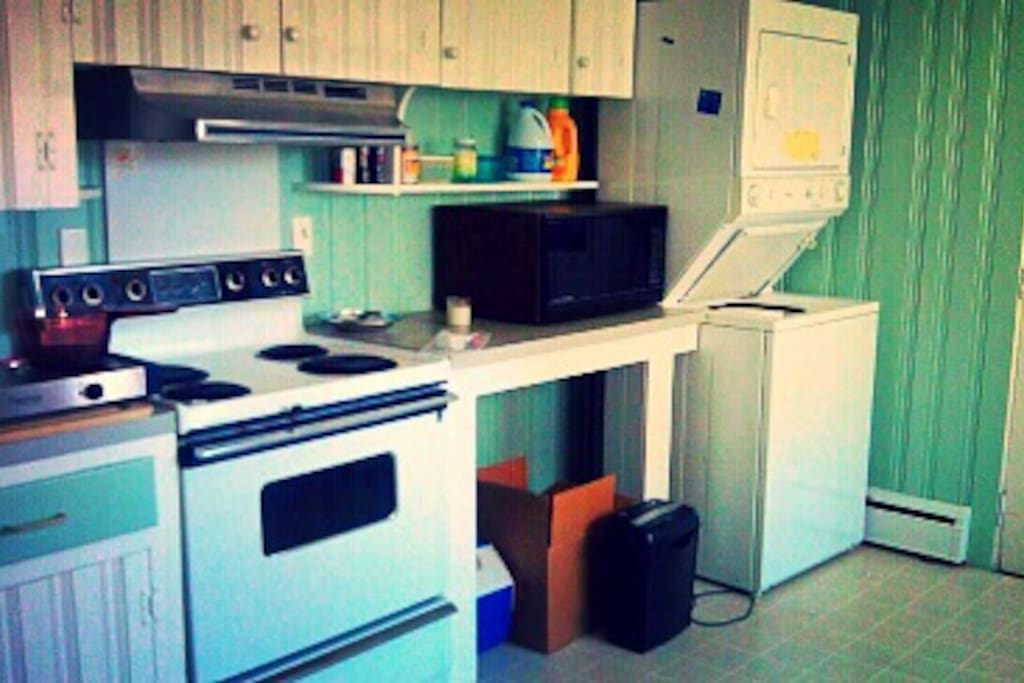 Kitchen with washer/dryer