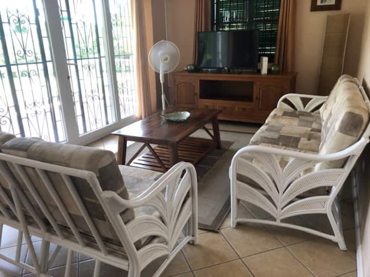Beach Apartment - Rodney Bay. Air Conditioned! - Saint Lucia