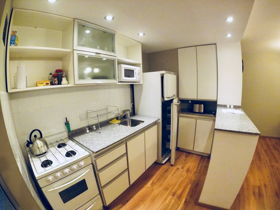 Cocina completamente equipada
