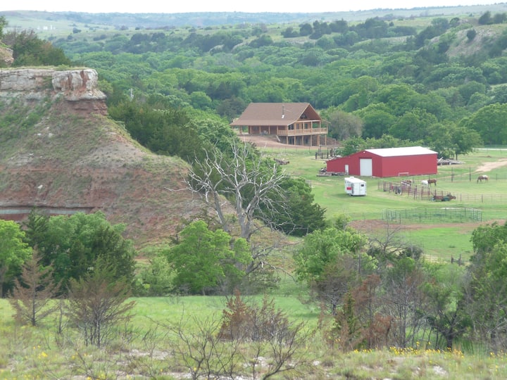 Cedar Haven LodgeRustic & Unique Houses for Rent in Waynoka