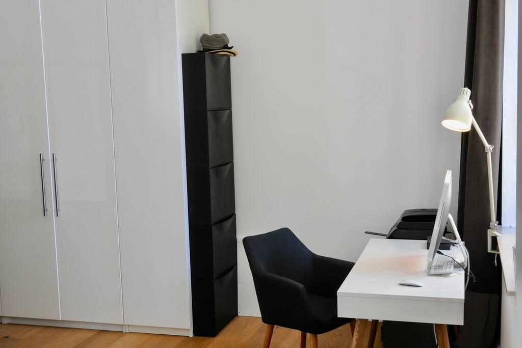 Schlafzimmer / Sleeping room