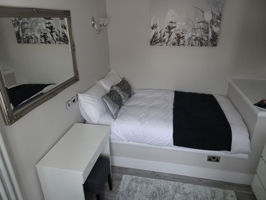 The bed is a small double and is perfect for individuals travelling alone with work, but we often have couples stay too.