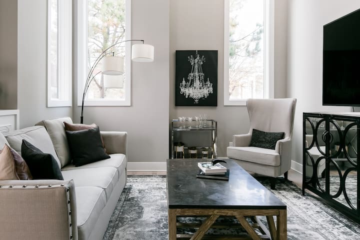 Choose from Three Sunny Decks in Desirable Gulch South