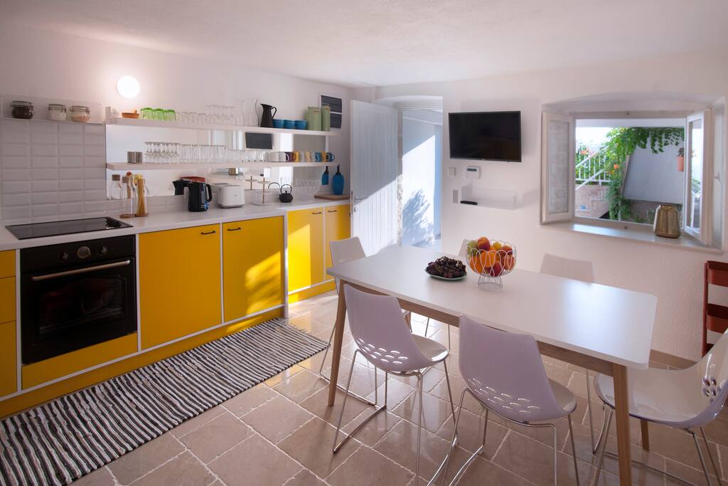 Kitchen, ground floor