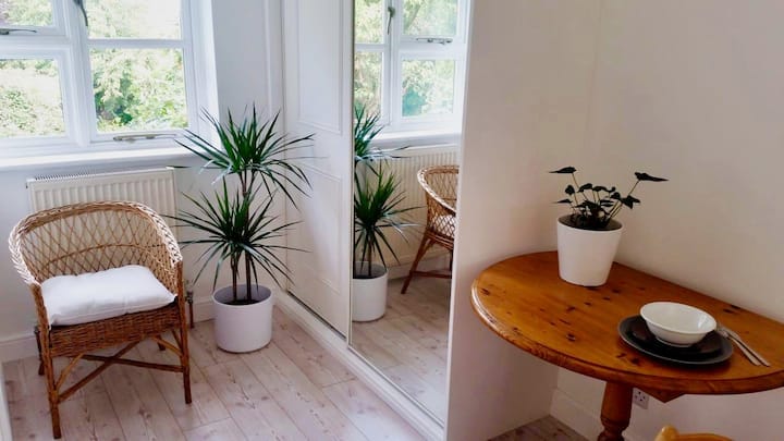 Large Studio Room Close To Ema And Donington Park - East Midlands Airport (EMA)