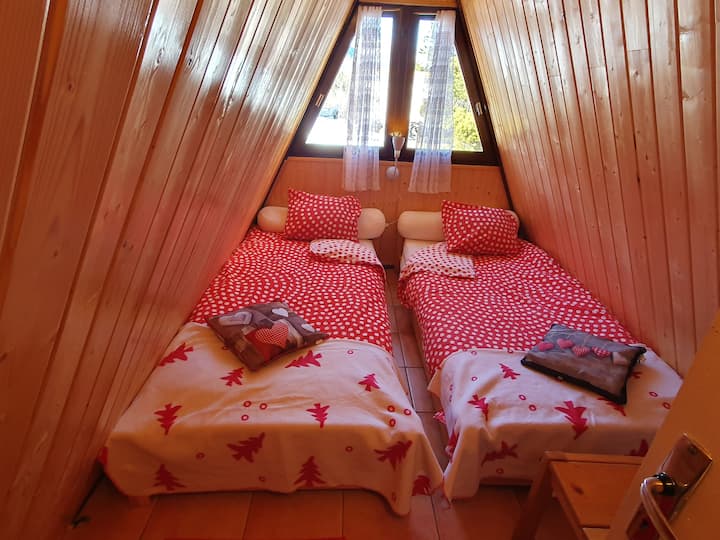 Two beds to snuggle into in the second bedroom !