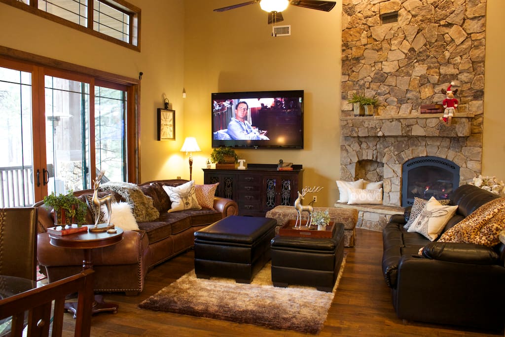GRAND Great-room Family room