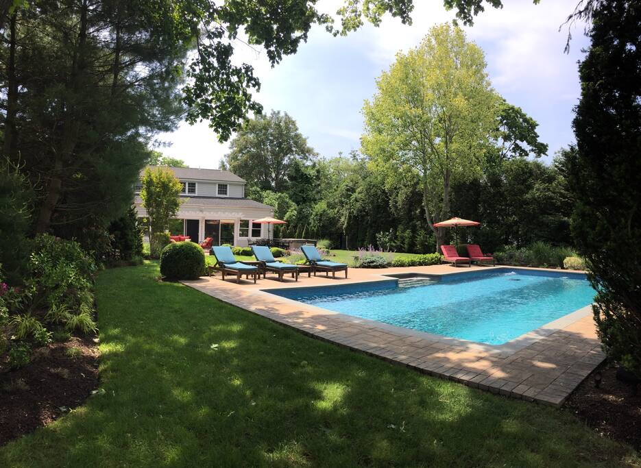 Private peaceful seclusion, pool has a lap lane that runs the length of the pool.