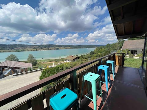 Renovated Charming Chalet by Lake St Point