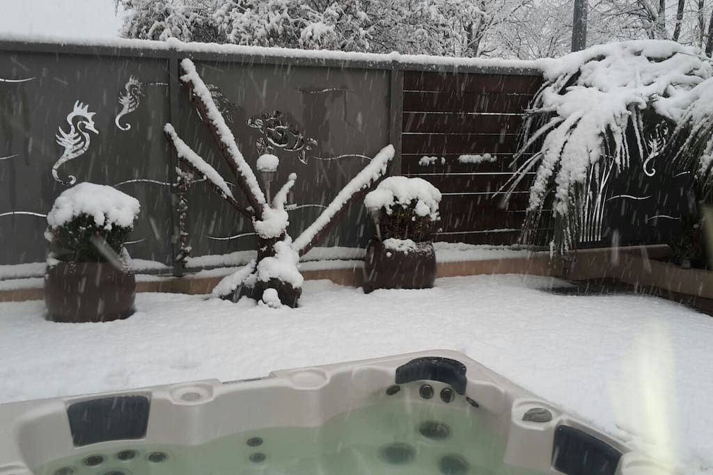 Le spa sous la neige