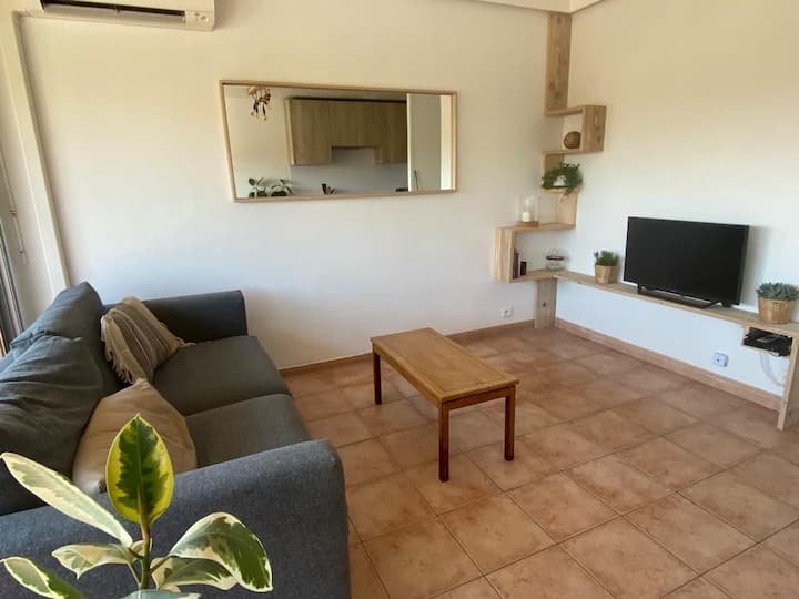 T2 Plein Centre, Cosy Et Climatisé - Le Lavandou