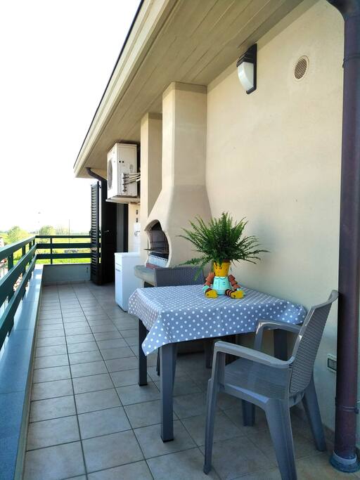 Il terrazzo con il barbecue