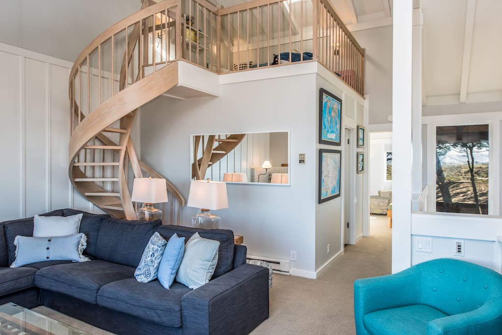 Stairs to loft - separate play space for kids = quiet time for adults?