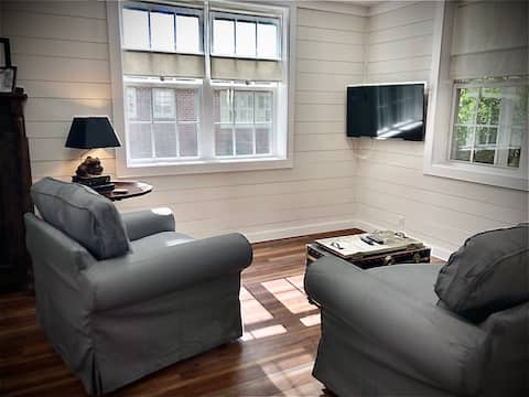 Successful Airbnb property: The Little White Cottage in South Georgia