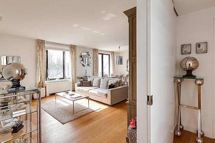 Brussels – Cozy 2 bed 2 bath by Place Stephanie gallery image 2