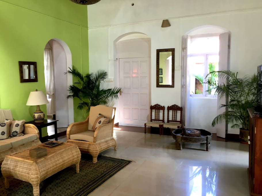 VILLA LOU LIVING