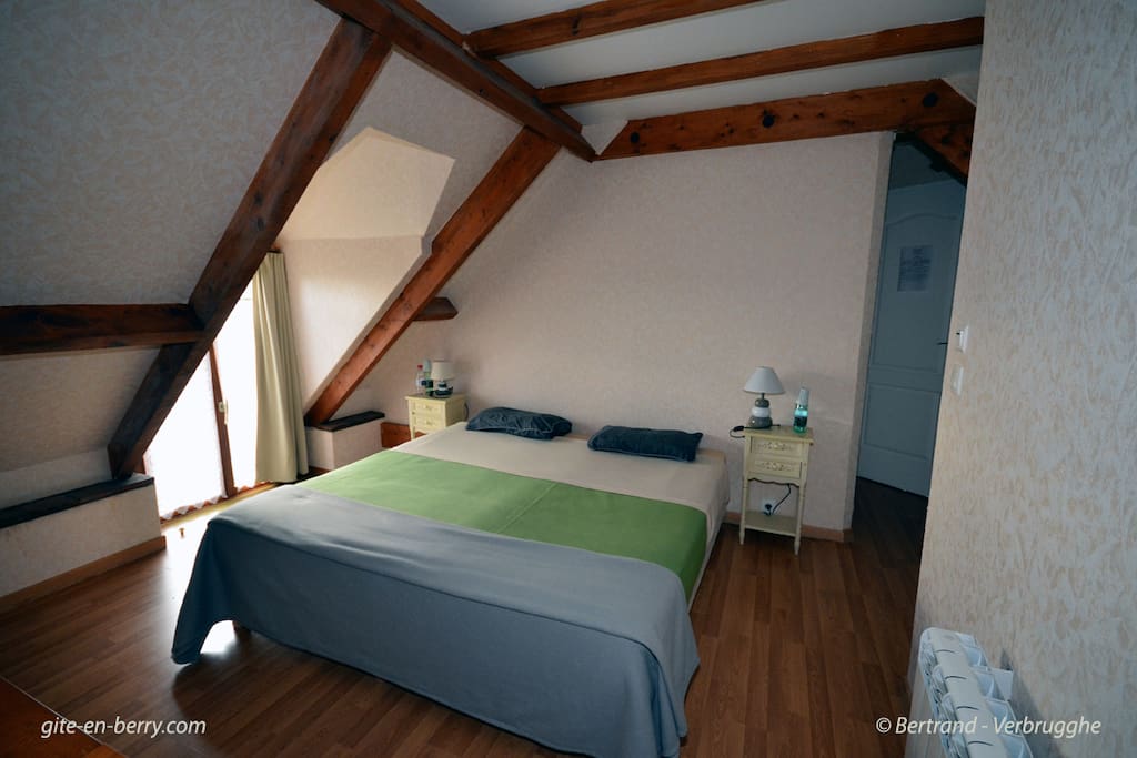Chambre avec grand lit 180*190
