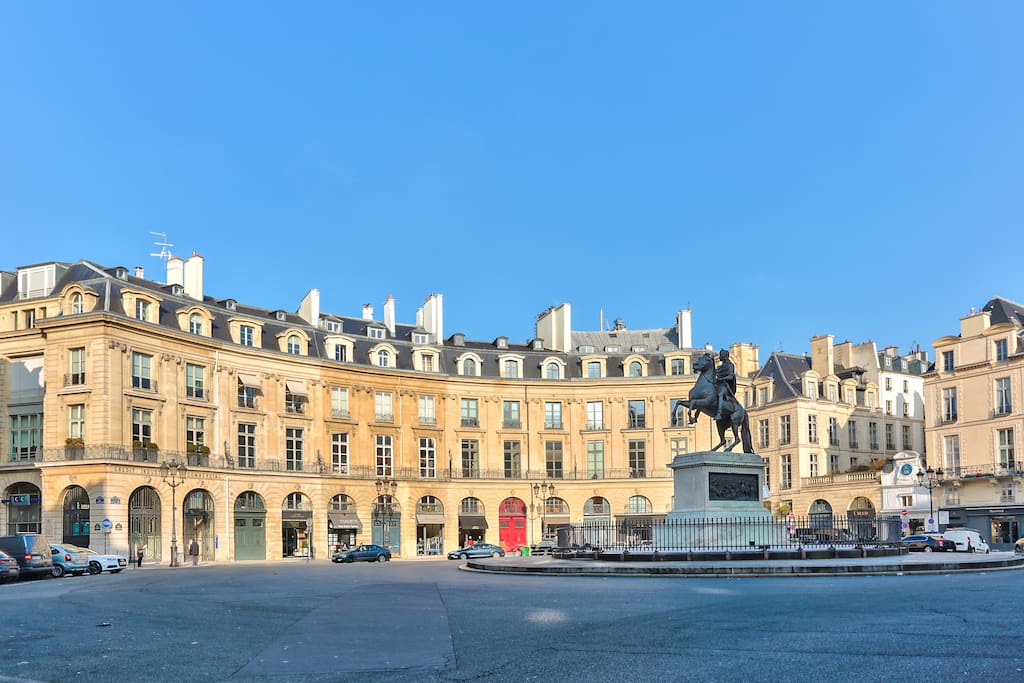 Magnificent view of the apartment on the Place des Victoires
