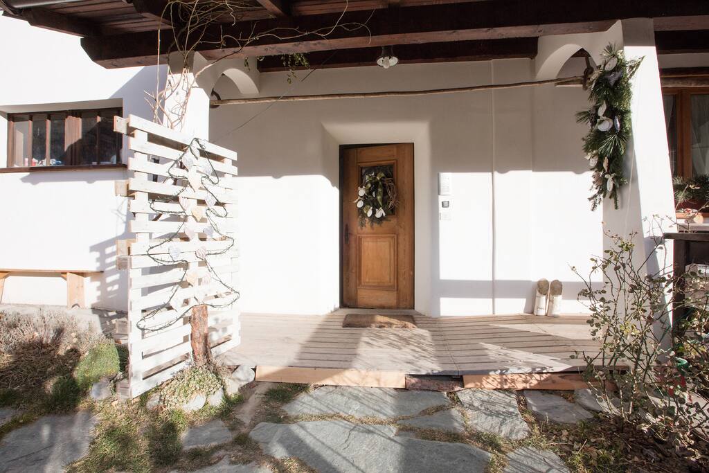 ingresso
front door