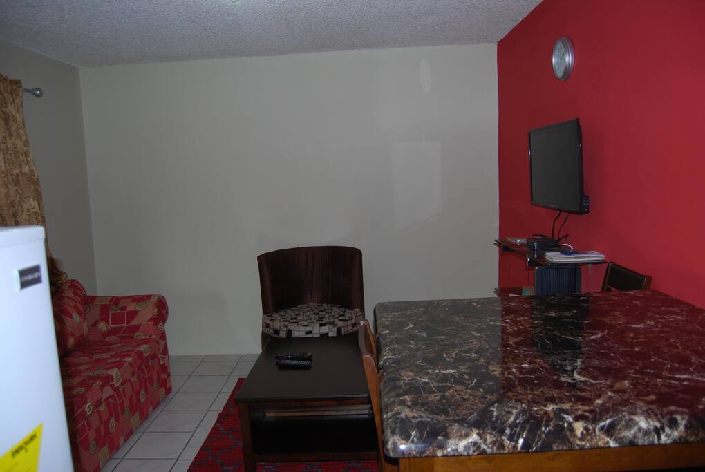 TV, Cable, Wifi