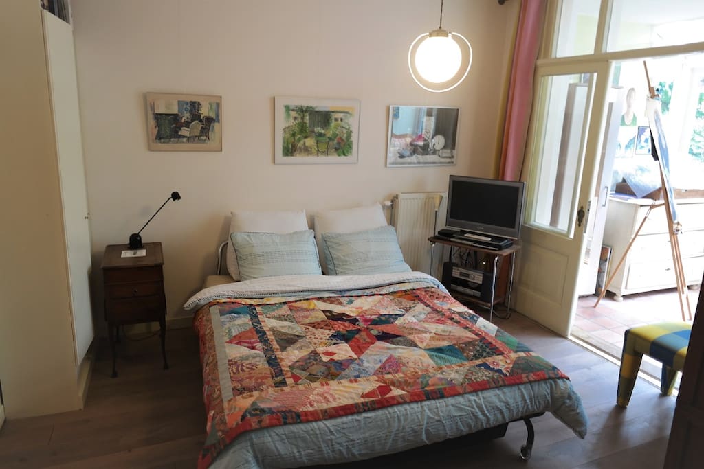Bedrooom with comfortable double bed.