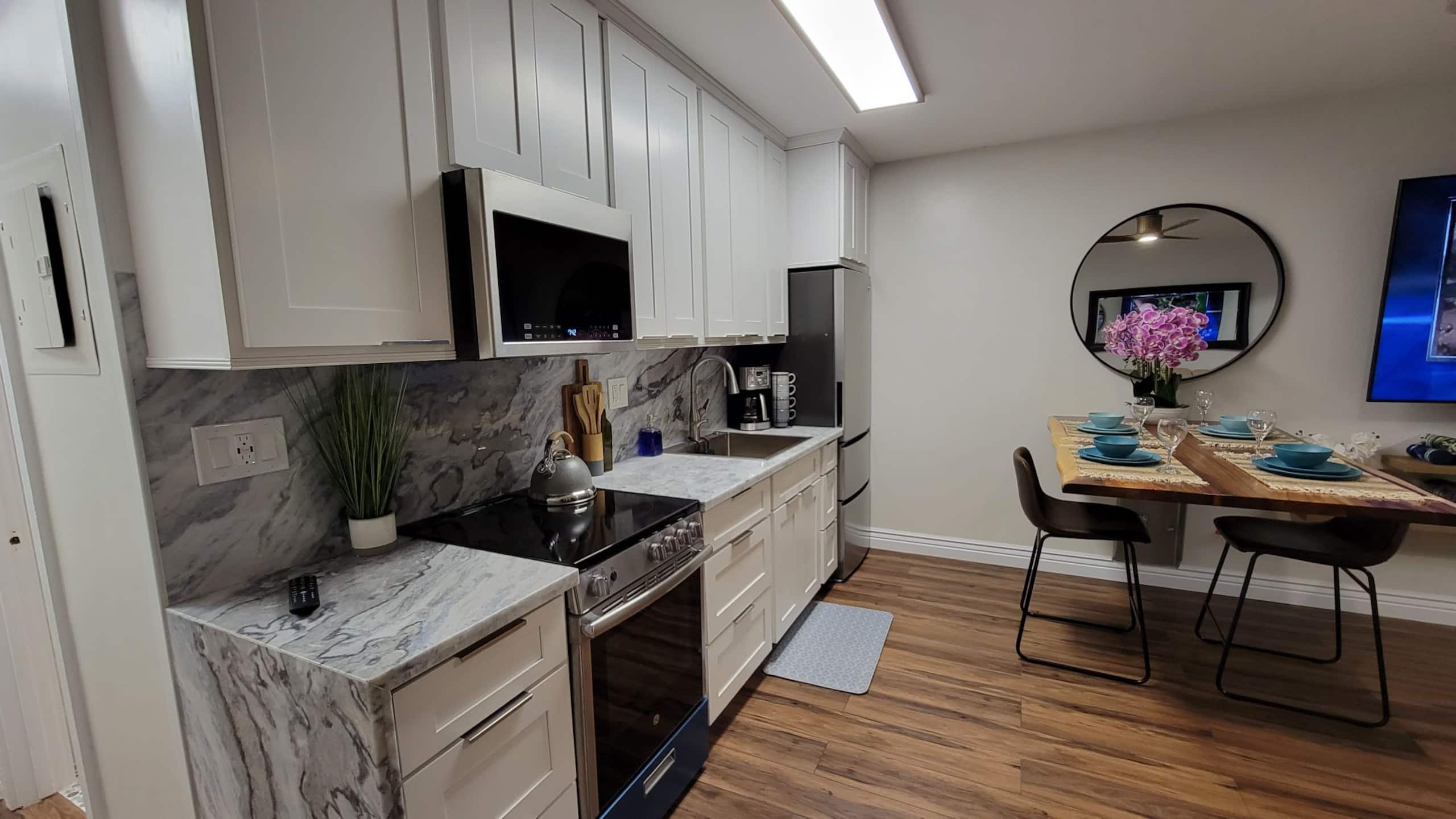 Condo in Honolulu · ★4.93 · 1 bedroom · 1 bed · 1 private bath - Image 8