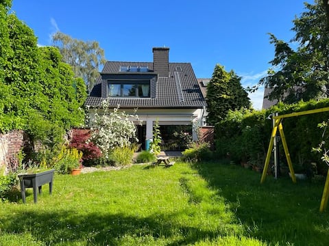 House with 4 bedrooms 2 bathrooms