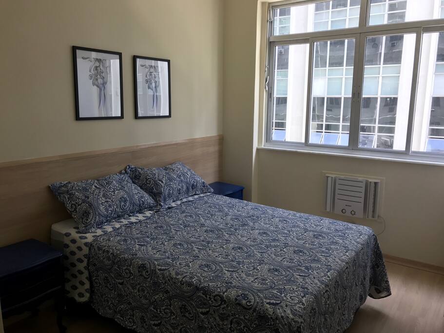 Quarto com cama box