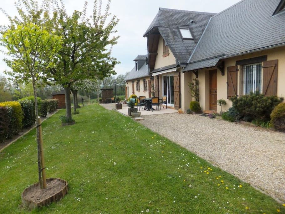 Devant maison et endroit parking