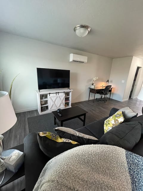 Sunrise Umatilla | KING SUITE | 28+day stays!