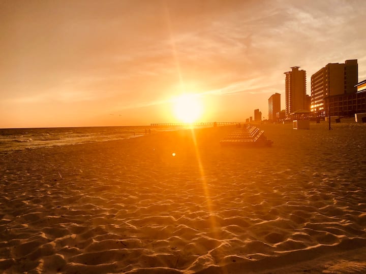Sunrise Beach-2br/2ba Oceanfront Condo - Sleeps 6 - Panama City Beach, FL