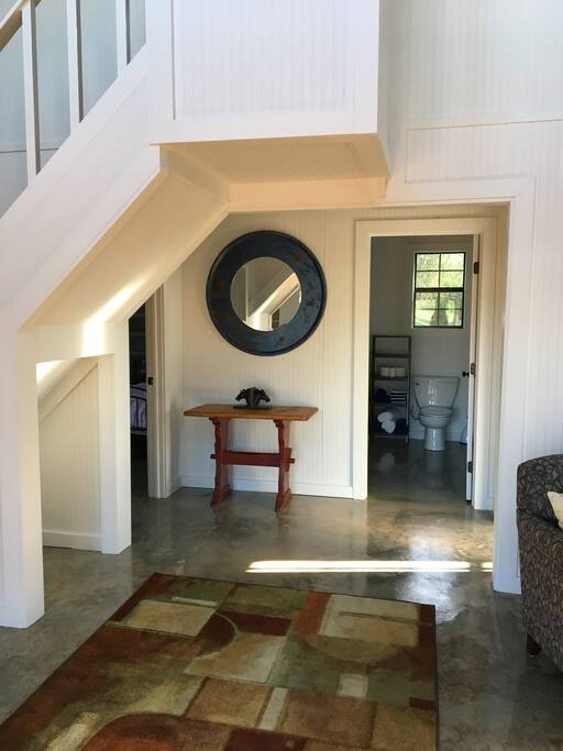 Cabin 1: Entrance