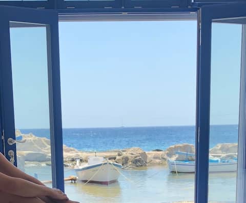 Successful Airbnb property: Wow! Ocean Front Private Studio/Karas Beach KIMOLO in Δήμος Κιμώλου