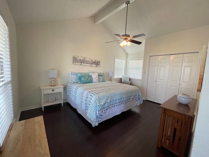 2e slaapkamer -  kingsize bed 